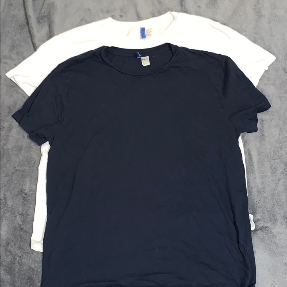 Black & White men’s tee bundle!!